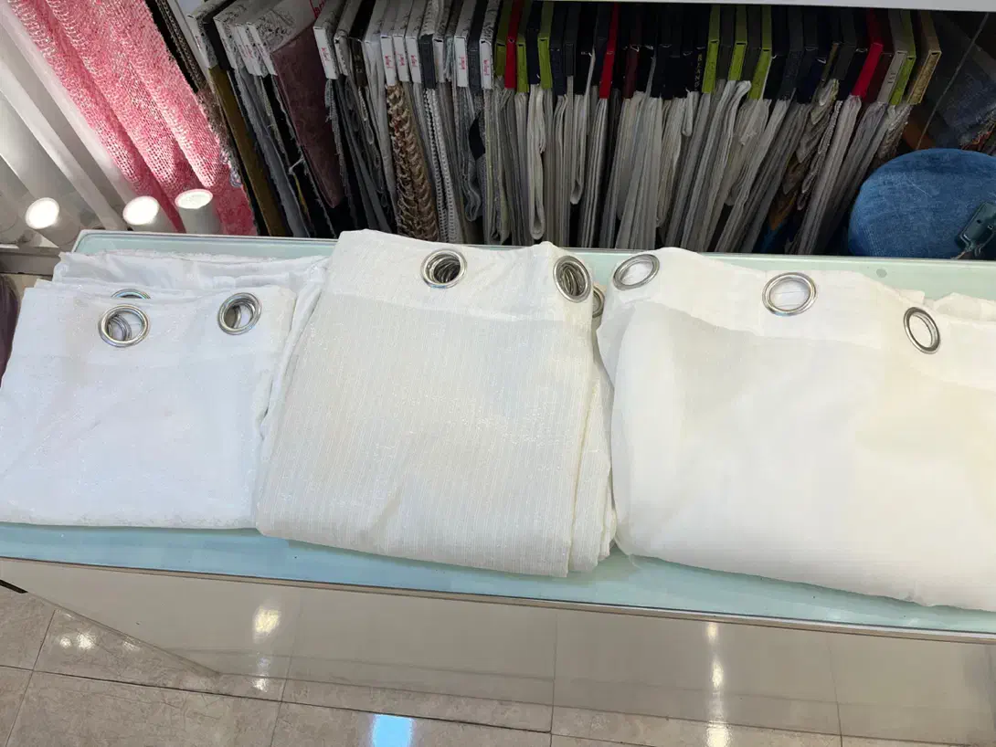 پرده آماده -حریر شاین - حریر ساده -کرپ پتینه ضخیم|پرده، رانر، رومیزی|تهران, مولوی|دیوار