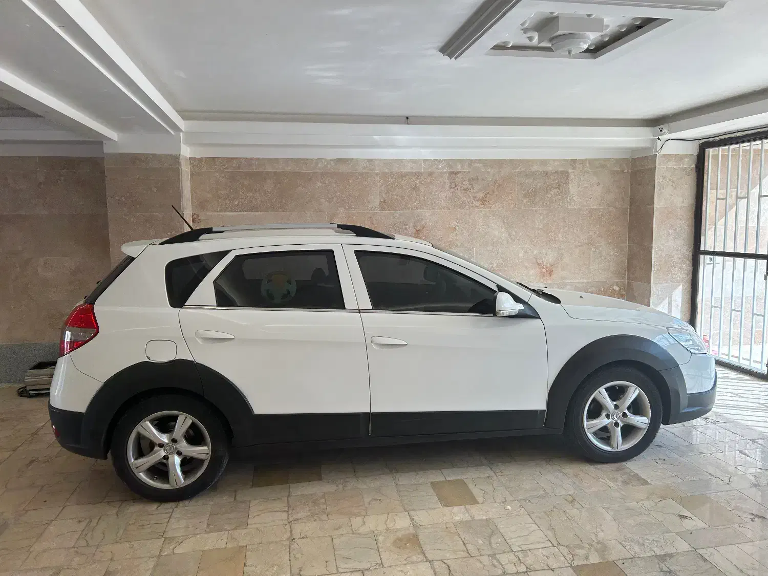 اچسی کراس مدل ۹۸|خودرو سواری و وانت|تهران, شهرک طالقانی|دیوار