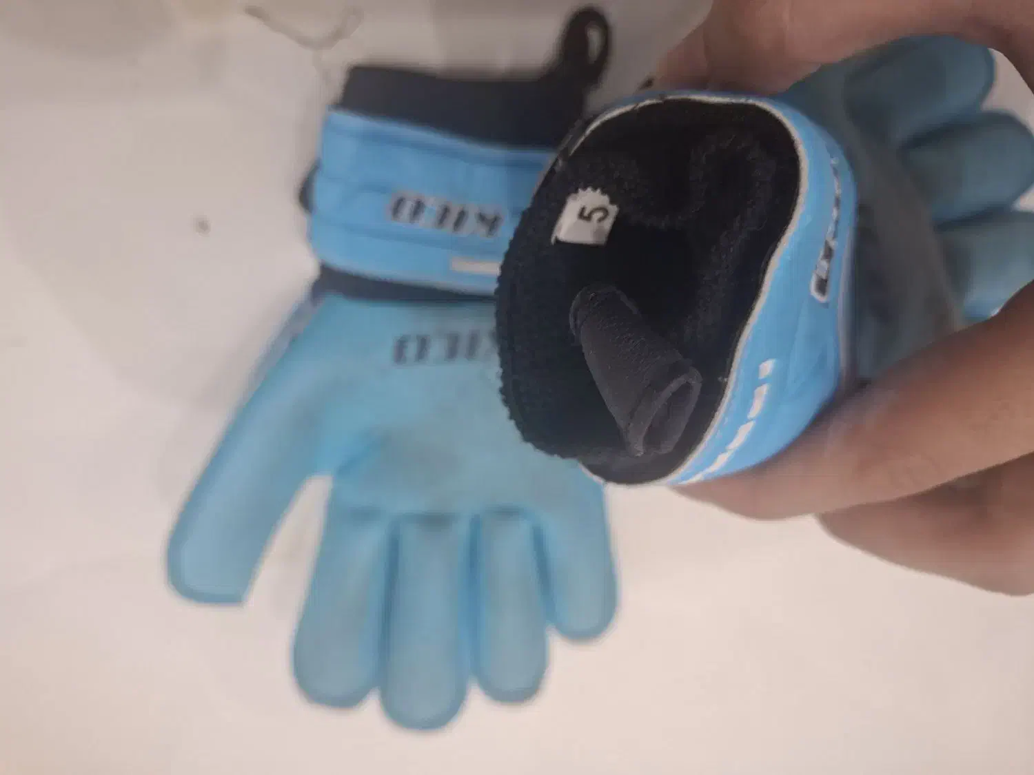 دستکش دروازبانی کودک|تجهیزات ورزشی|اهواز, کوی باهنر|دیوار