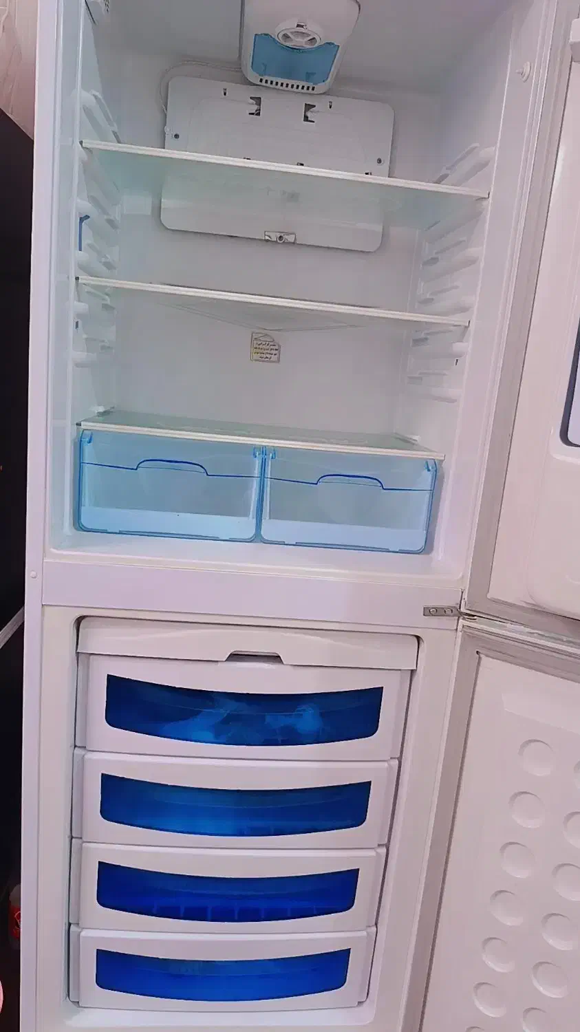 یخچال نیم فریزر کاملا سالم در حد نو|یخچال و فریزر|مرند, |دیوار