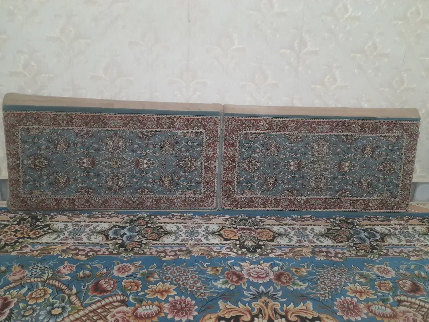 پشتی آبی رنگ|پشتی|الوند, |دیوار