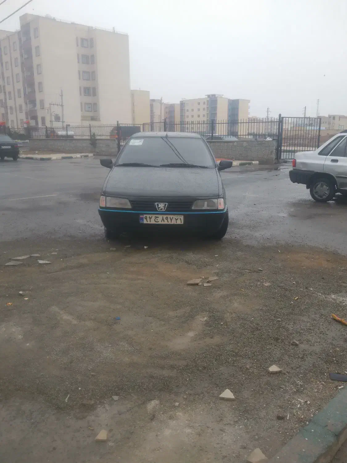 405 مدل 82|خودرو سواری و وانت|تهران, مخصوص|دیوار