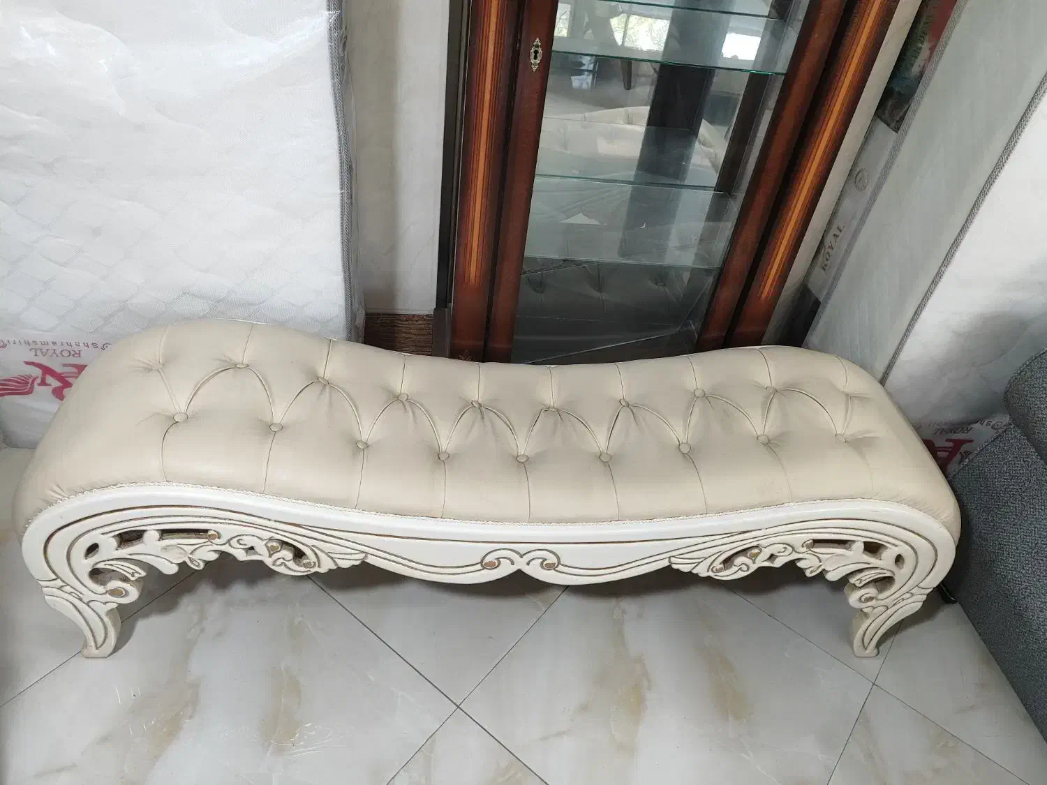 پاف مناسب برای آرایشگاه زنانه وجلو تخت|صندلی و نیمکت|تبریز, |دیوار