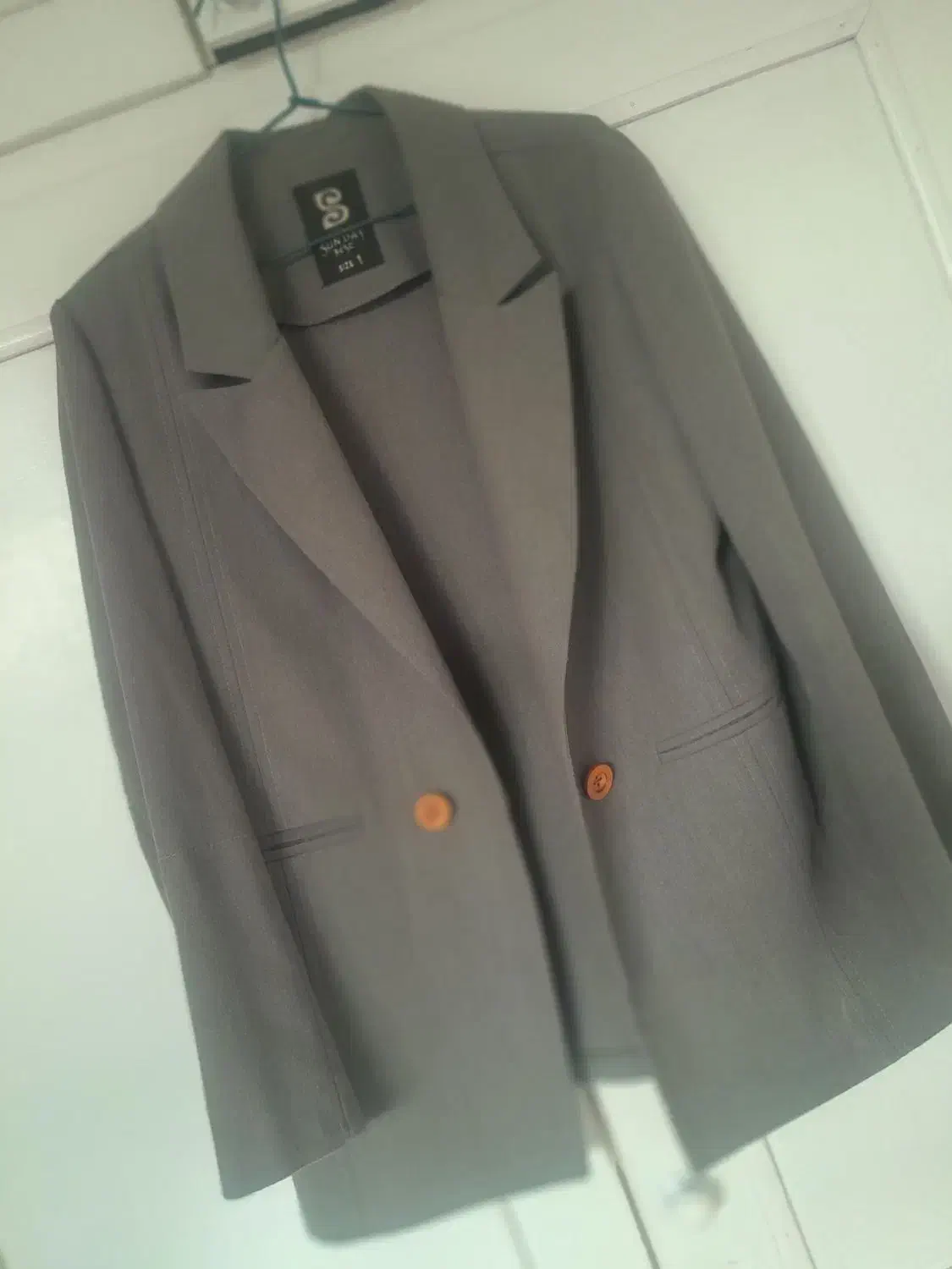 یک عددکت مجلسی ویک عددکت ساده|لباس|فولادشهر, B5|دیوار