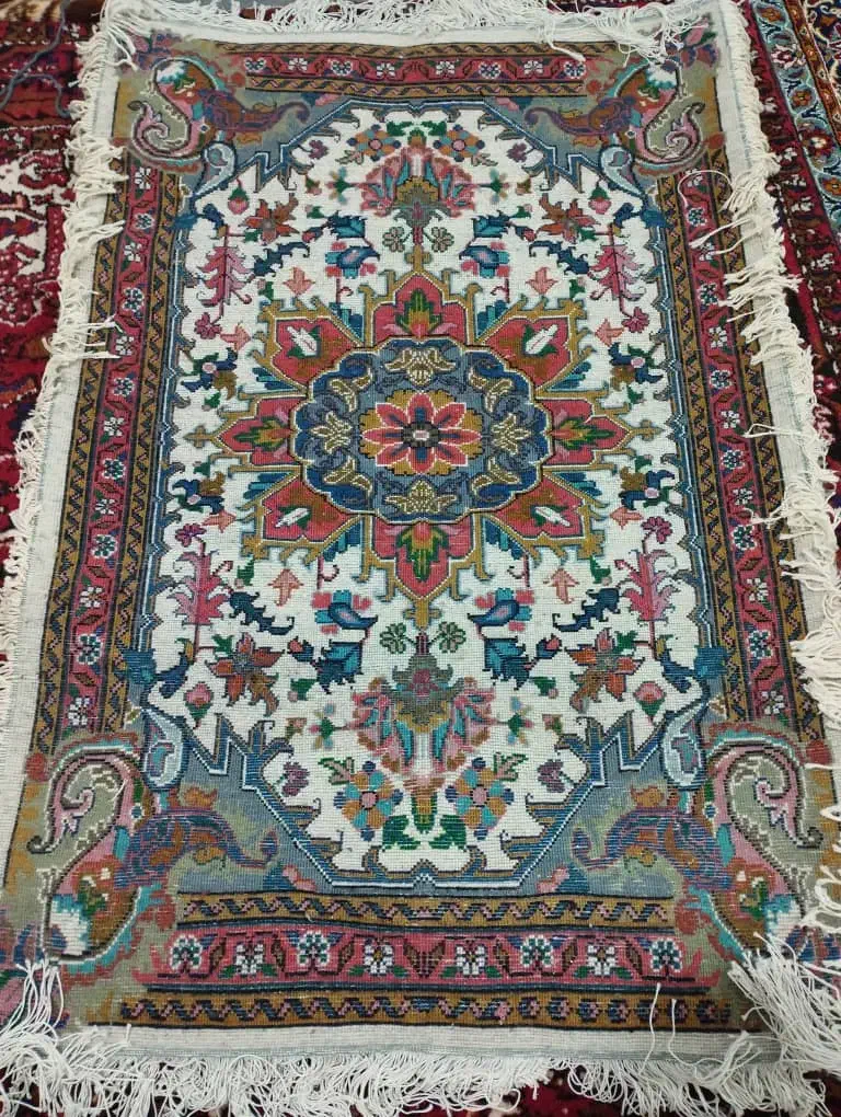 فرش دست بافت 1متر در1نیم متر|فرش|تبریز, |دیوار