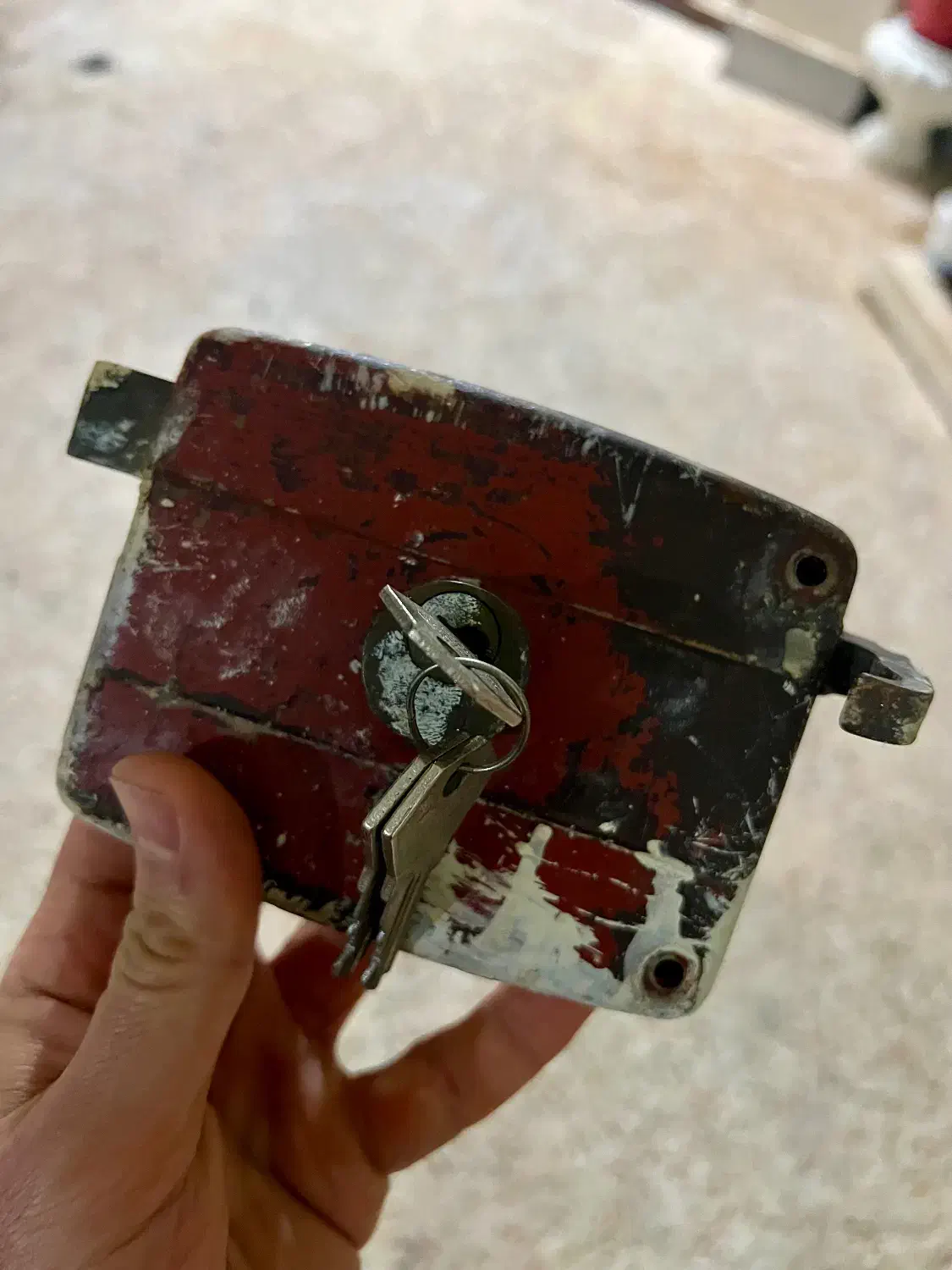 قفل درب قدیمی|کلکسیون اشیاء عتیقه|برازجان, |دیوار