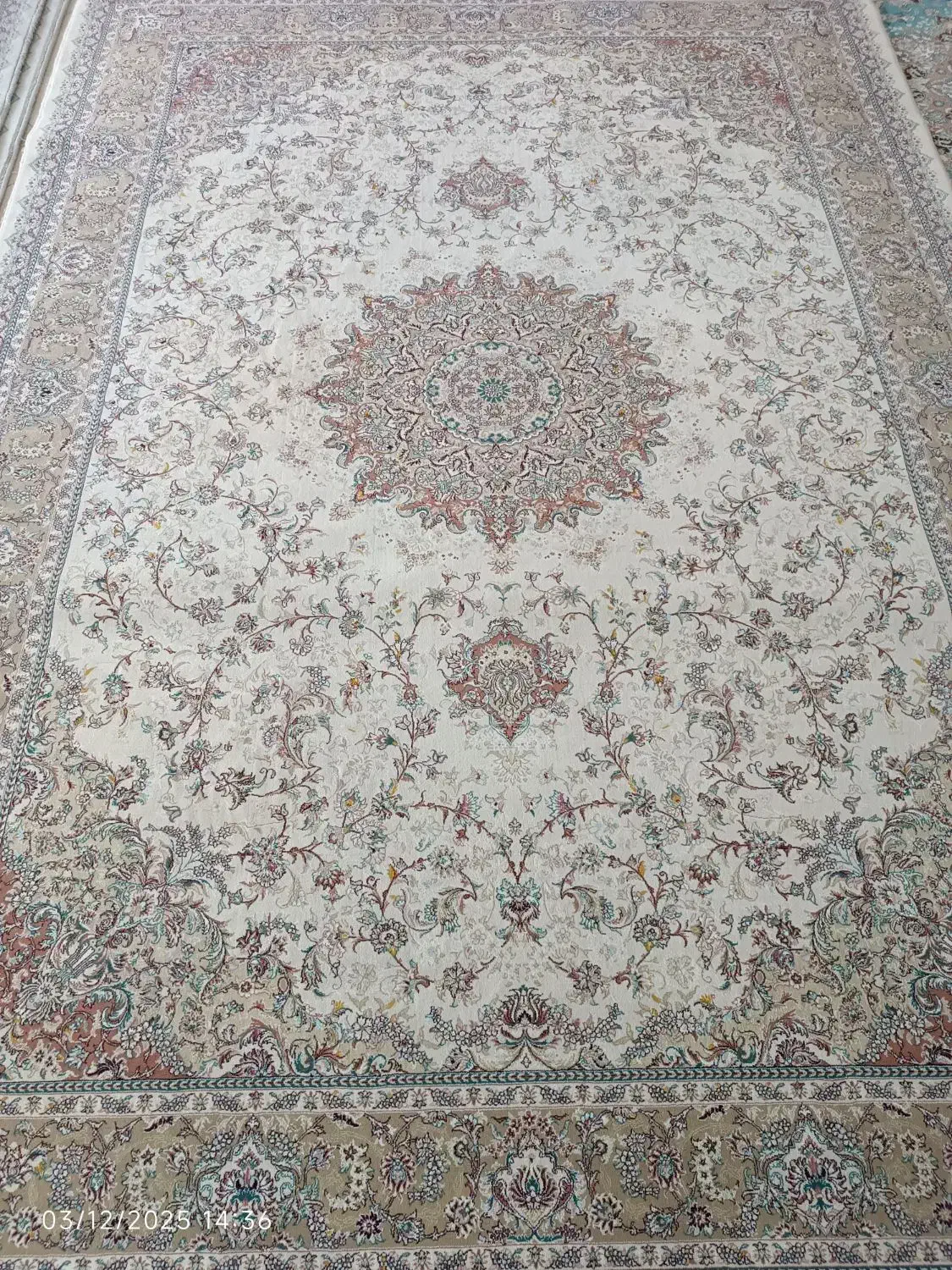 4تخته نه متری کرمی 700شانه تمام اکرولیک|فرش|مهاباد (آذربایجان غربی), |دیوار