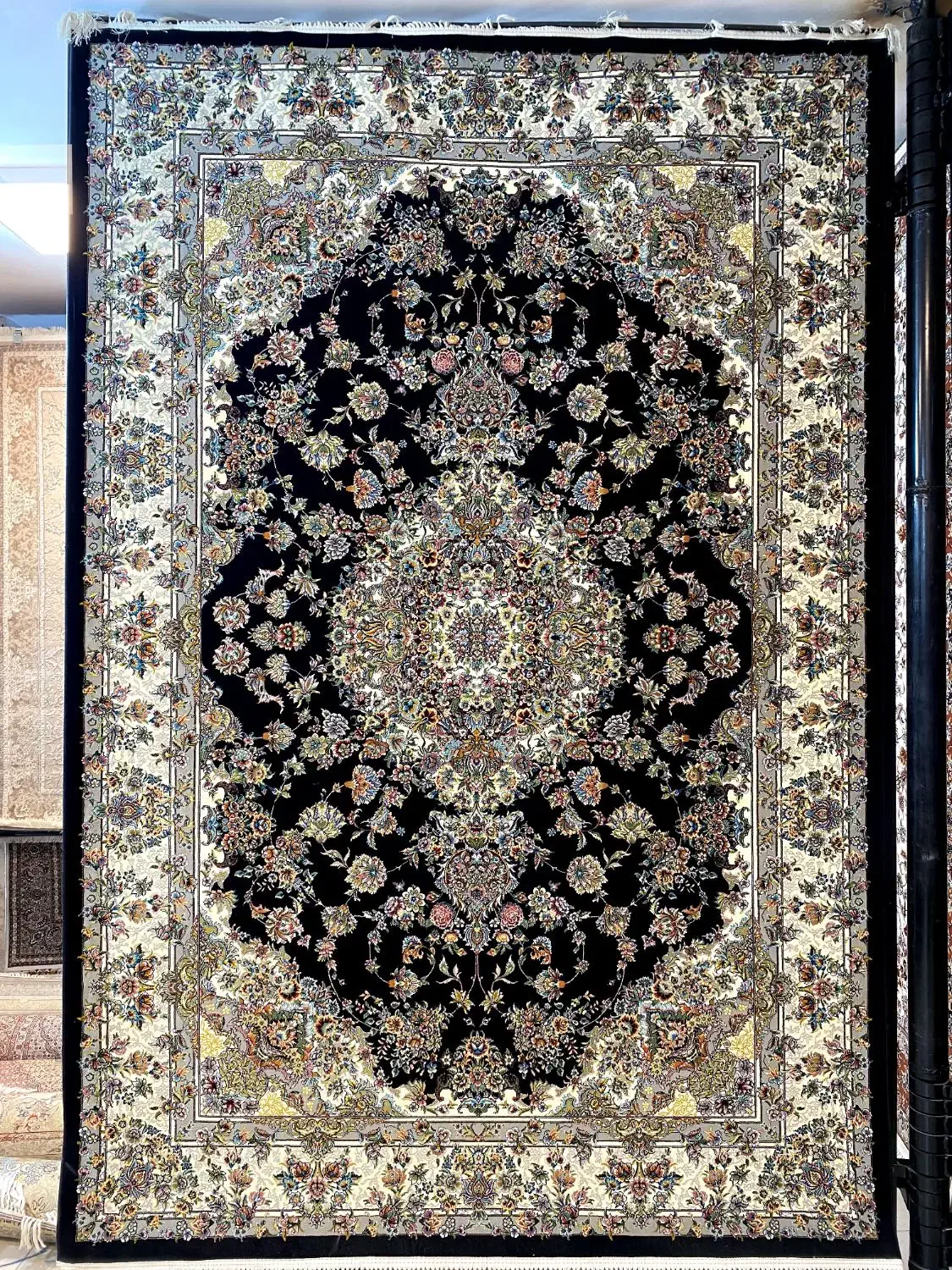 فرش ماشینی ۶متری ۷۰۰ شانه تمام نخ گلزار(فرش هنرمند|فرش|تبریز, |دیوار