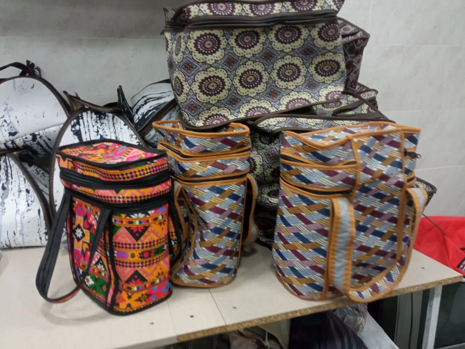 سلام کالای خواب بالشت طبی فروش دارم|رختخواب، بالش، پتو|رشت, حومه رشت|دیوار