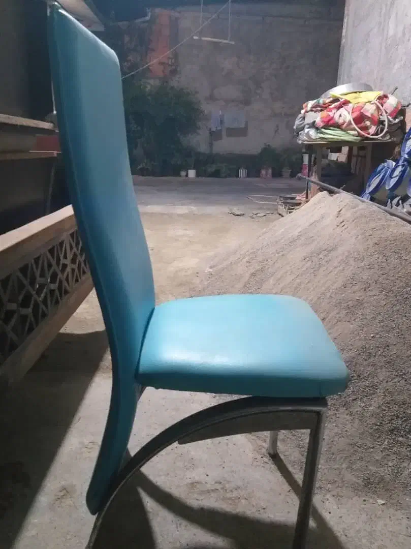 صندلی بدونِ میز سالم بسیارتمیز|صندلی و نیمکت|گرگان, |دیوار