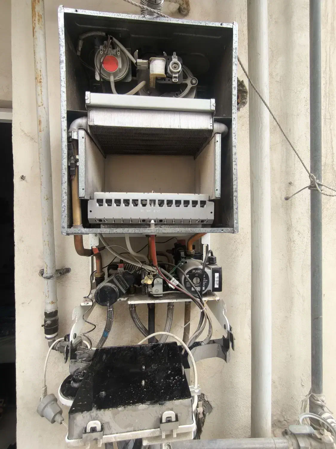 تعمیر سرویس سرویسکار تعمیرات پکیج دیواری|خدمات پیشه و مهارت|ساری, |دیوار