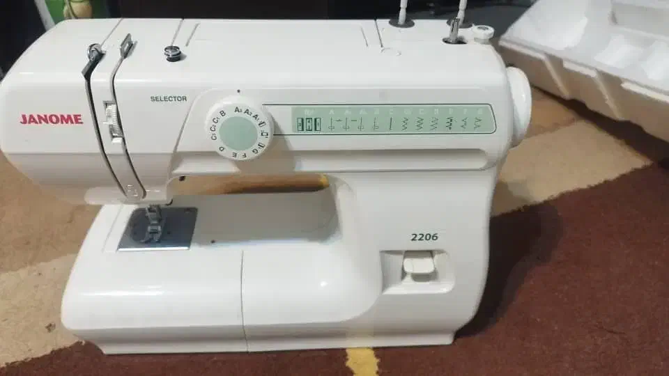 چرخ خیاطی جانومه نو کارنکرده|چرخ خیاطی و ریسندگی|صدرا-فارس, فاز ۱|دیوار