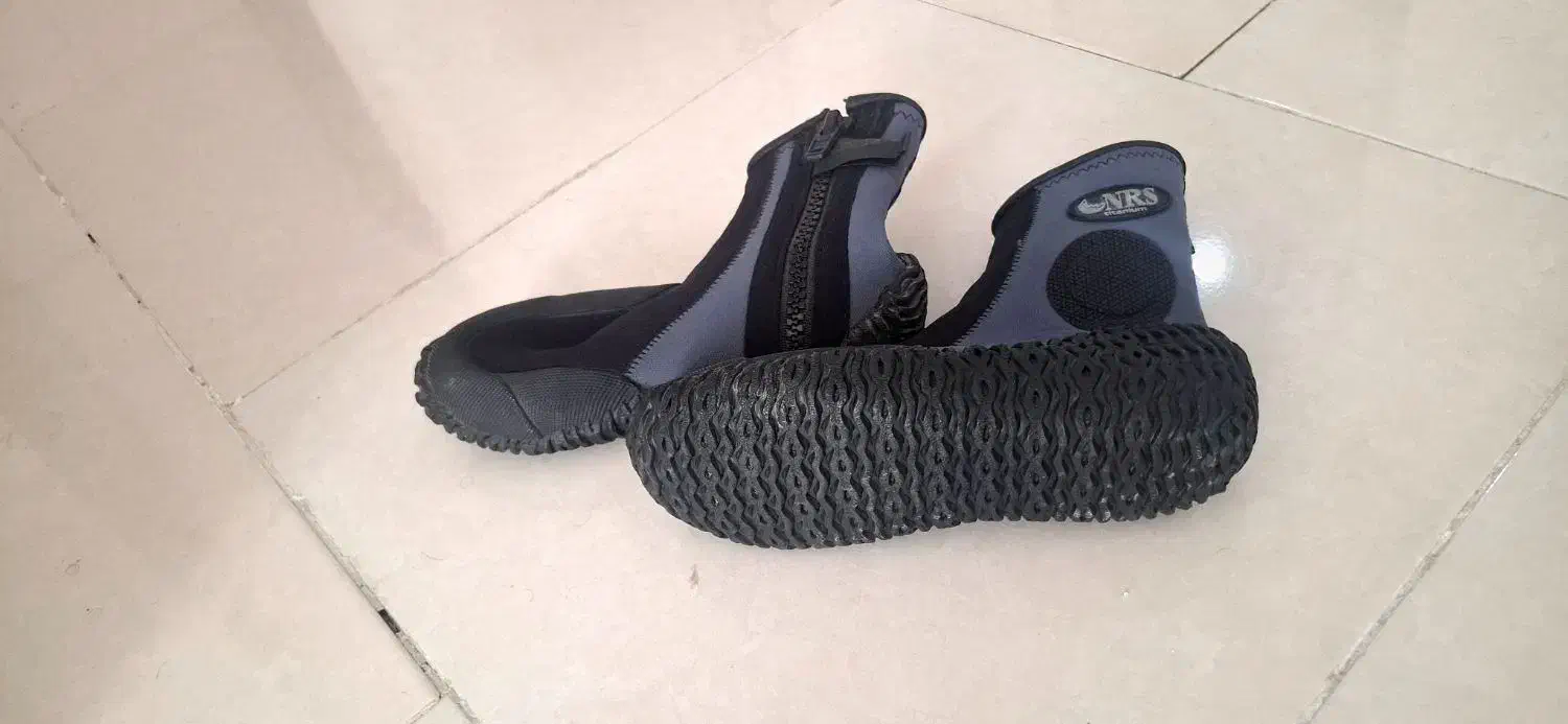 بوت غواصی دره نوردی|غواصی و ورزش‌های آبی|مشهد, امام خمینی|دیوار