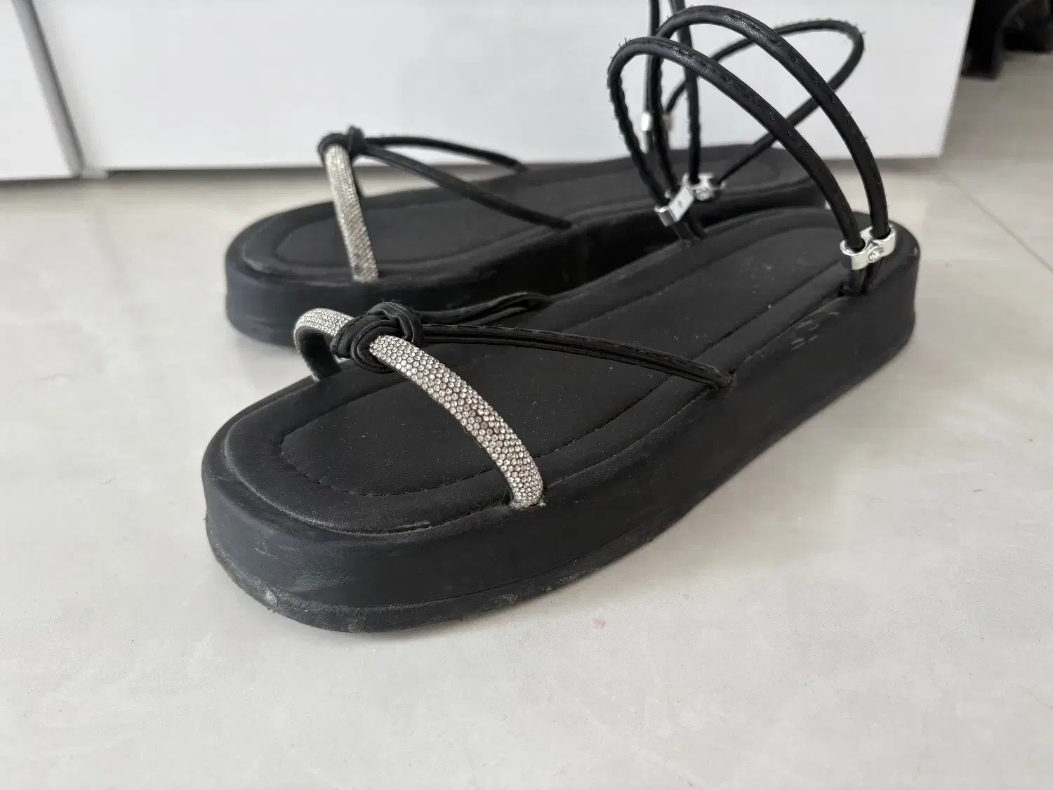 صندل|کیف، کفش، کمربند|بروجرد, |دیوار