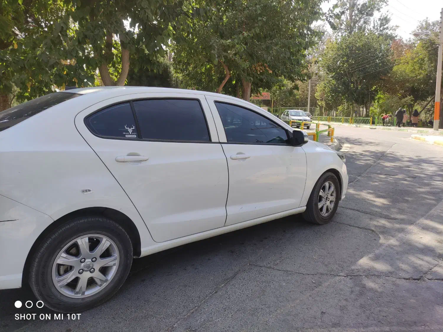 شاهین ۴۰۲سانروف دار|خودرو سواری و وانت|لنجان, |دیوار