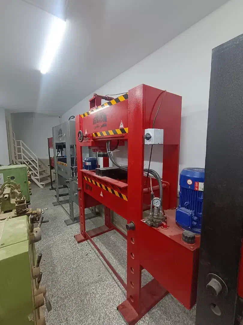 پرس هیدرولیک ۳۰۰تن|ماشینآلات صنعتی|چهاردانگه (تهران), |دیوار