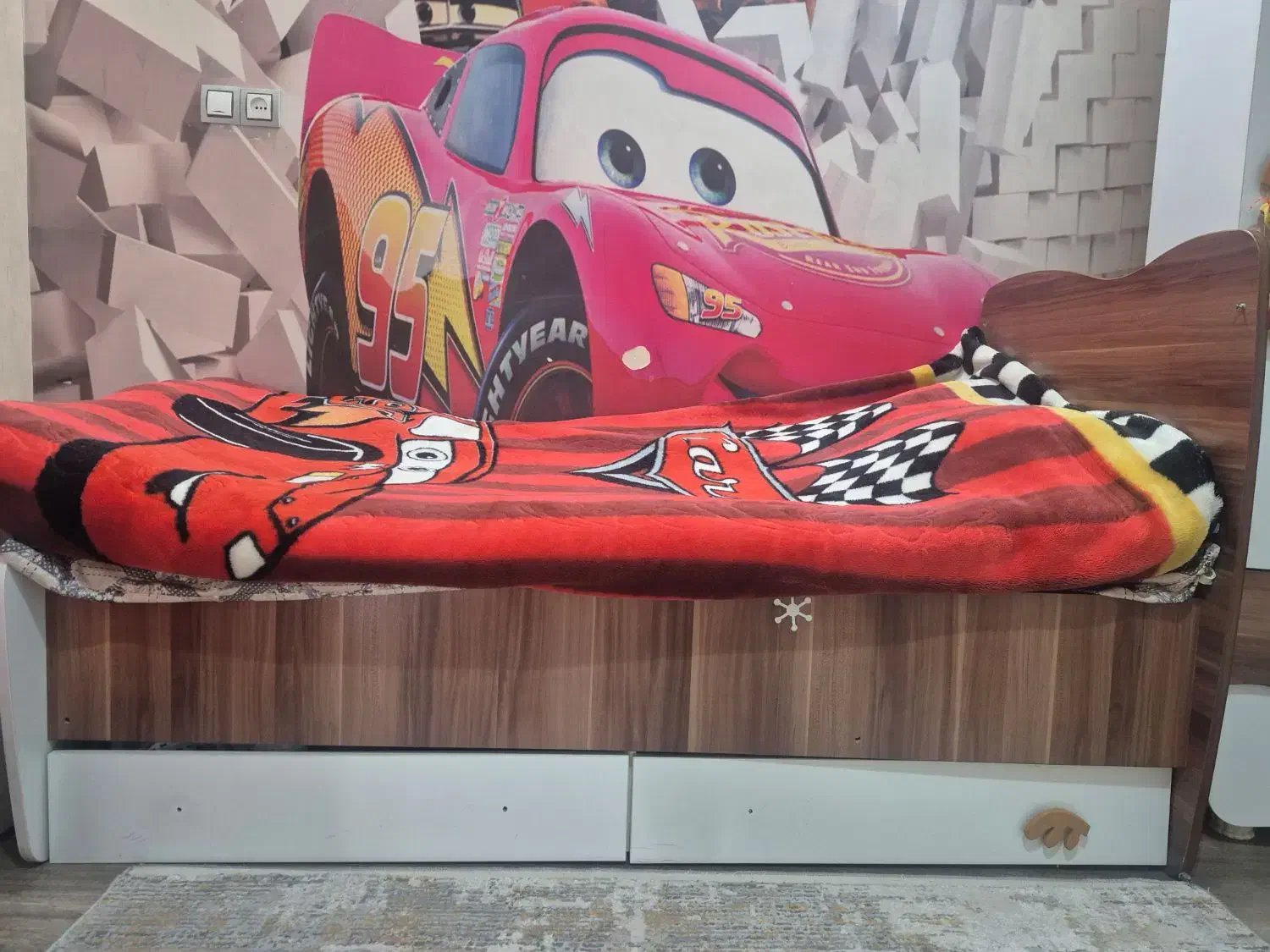 تخت و کمد کودک نوجوان|تخت و سرویس خواب|بروجرد, |دیوار