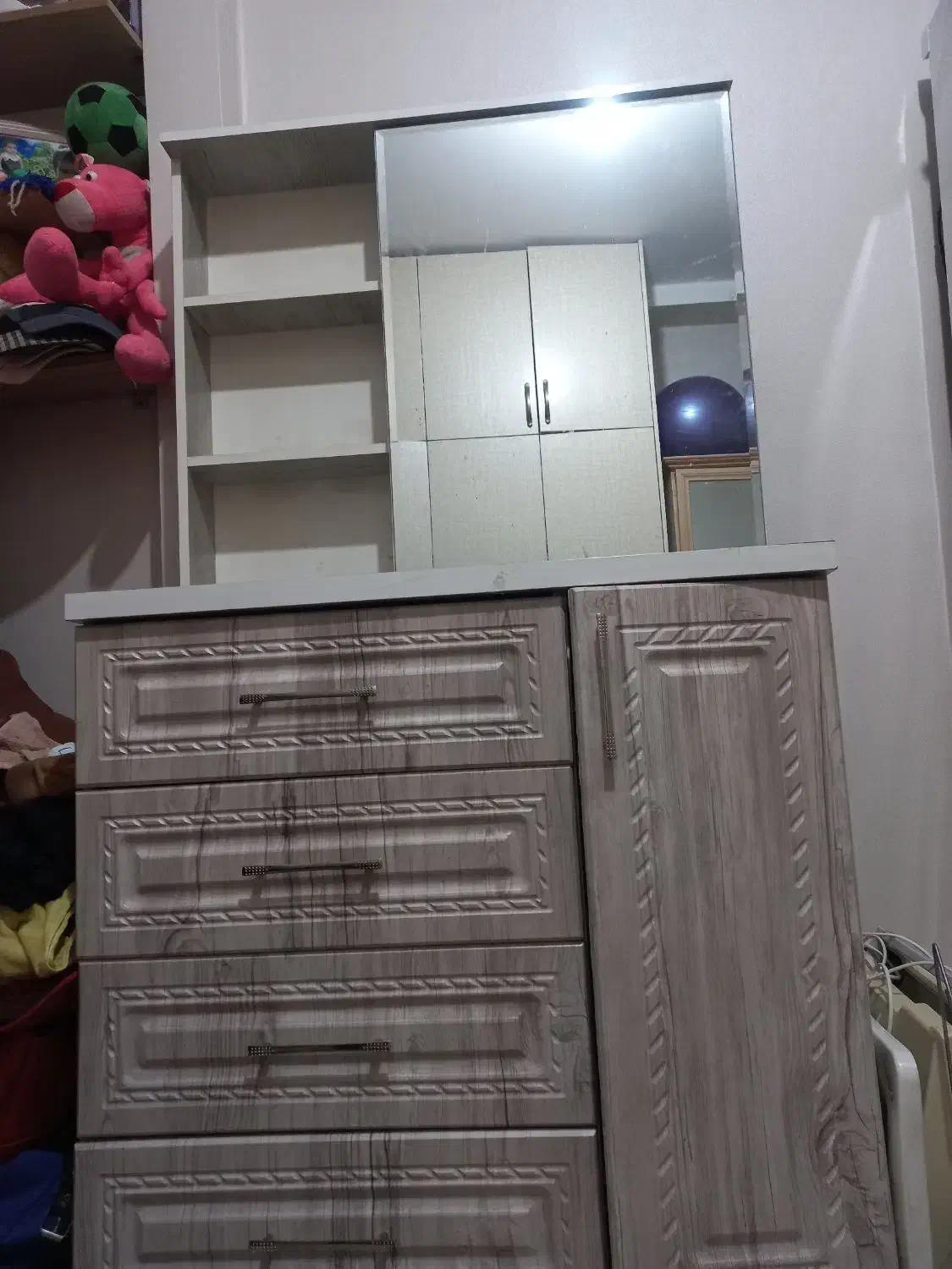 میز ارایش در حد نو|آرایشگاه و سالنهای زیبایی|کرمانشاه, |دیوار