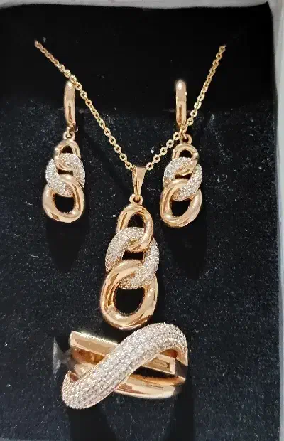 جواهرات زیبانقره وبدلیجات رنگ ثابت ازمارک  ژوپین|جواهرات|خوی, |دیوار