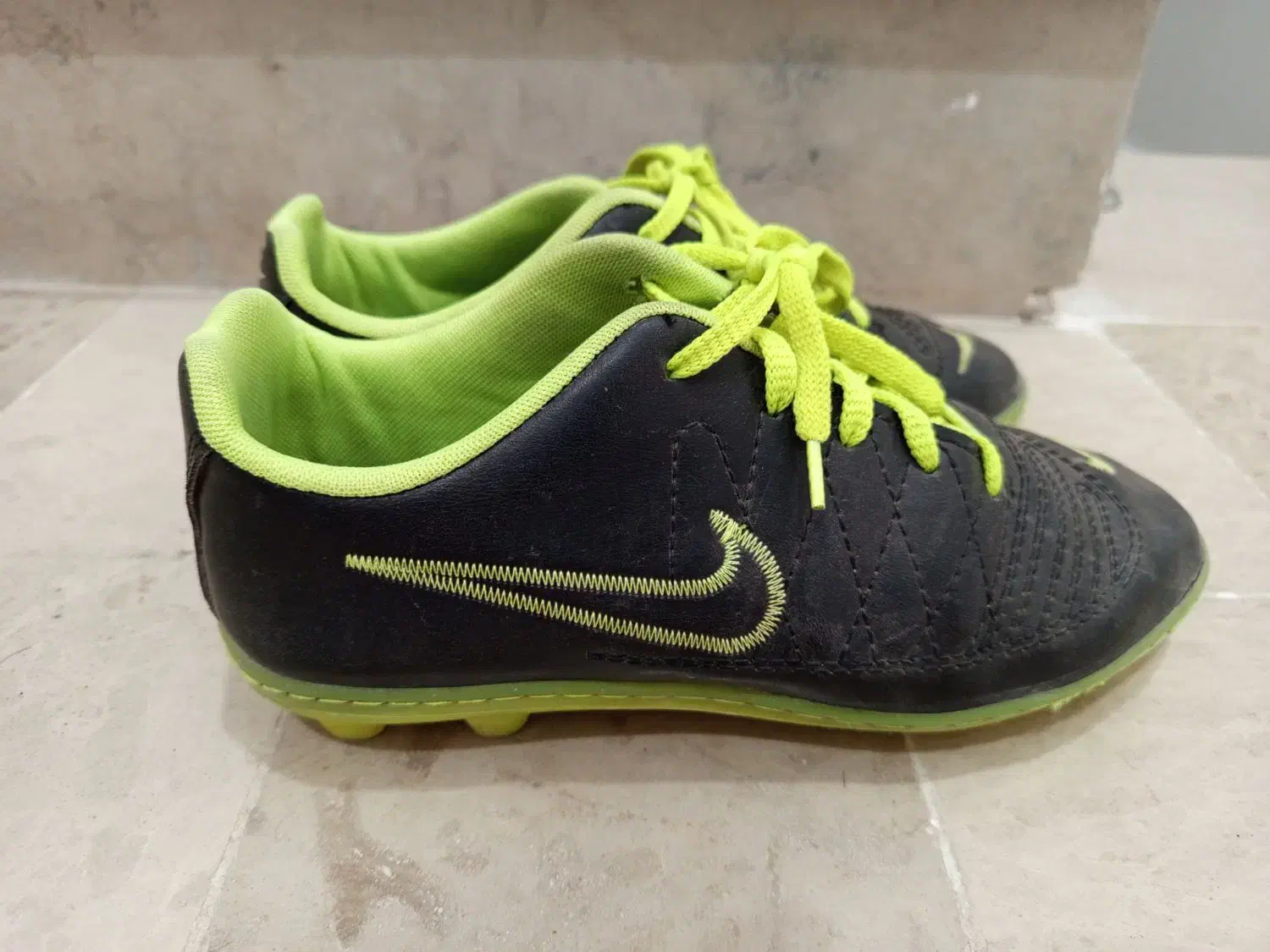 کفش فوتبال استوک|کیف، کفش، کمربند|اردبیل, |دیوار