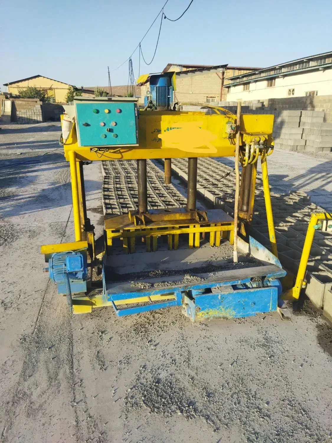 بلوک زن|ماشین‌آلات صنعتی|بروجن, |دیوار