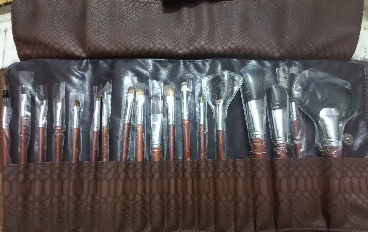 ست براش ۱۸ تیکه حرفه ای مکاپ عروس|آرایشی، بهداشتی، درمانی|خرم‌آباد, |دیوار