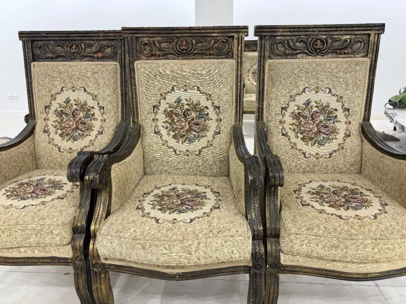 فروش مبل ۷ نفره و میز تلویزیون کارکرده|مبلمان خانگی و میز عسلی|بندرعباس, |دیوار