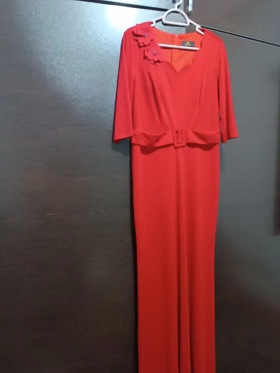 لباس مجلسی نو.|لباس|گرگان, |دیوار