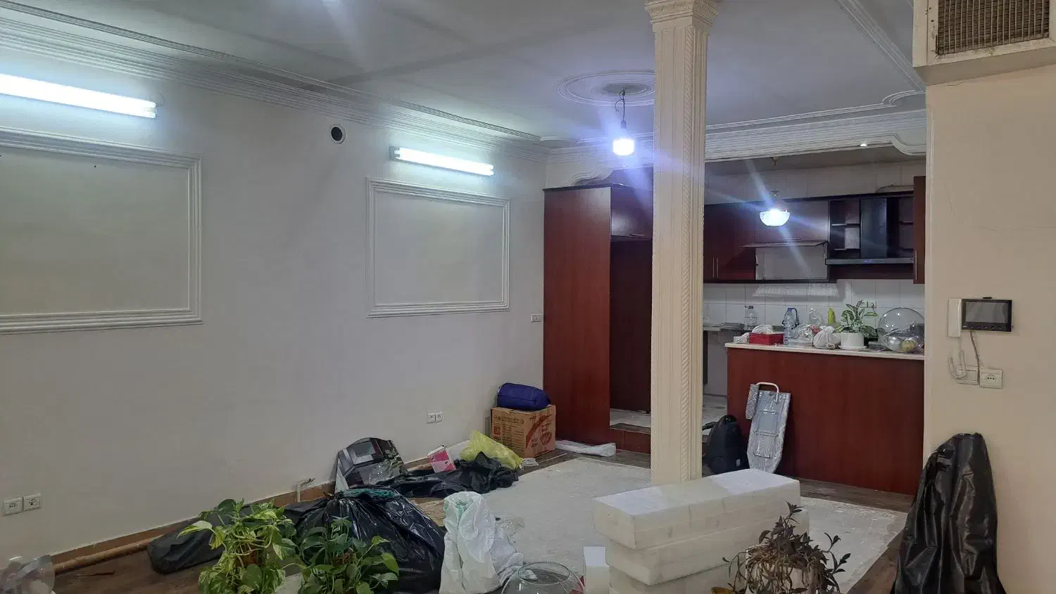 آپارتمان یک خوابه ۸۵ متر بازسازی شده