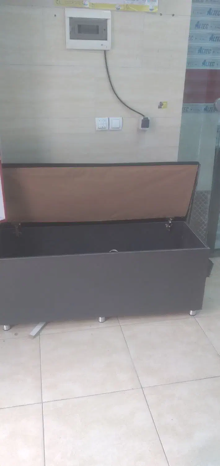 پاف و صندلی انتظار|مبلمان خانگی و میز عسلی|شیراز, شهرک بهشتی|دیوار