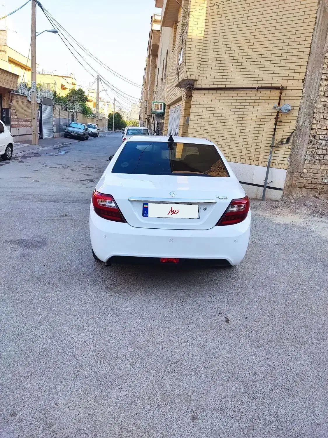 دنا پلاس توربو ۶ دنده با سانروف|خودرو سواری و وانت|شیراز, شهرک یاس طلاییه|دیوار