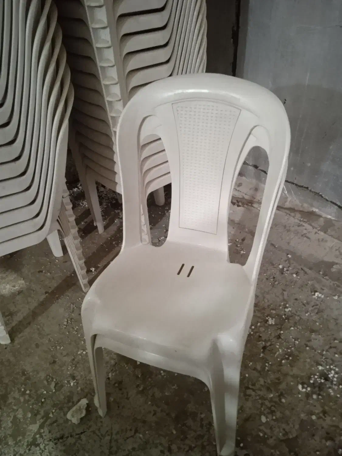 فروش صندلی پلاستیکی و فلزی|صندلی و نیمکت|کرمانشاه, |دیوار