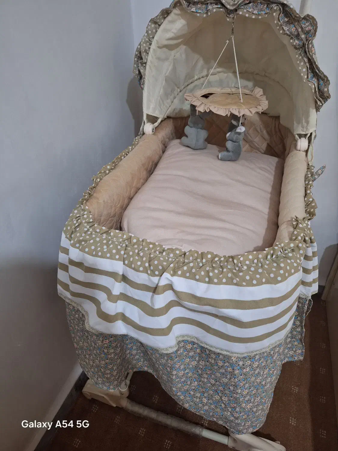 تخت نوزاد|تخت و صندلی بچه|بهار, |دیوار