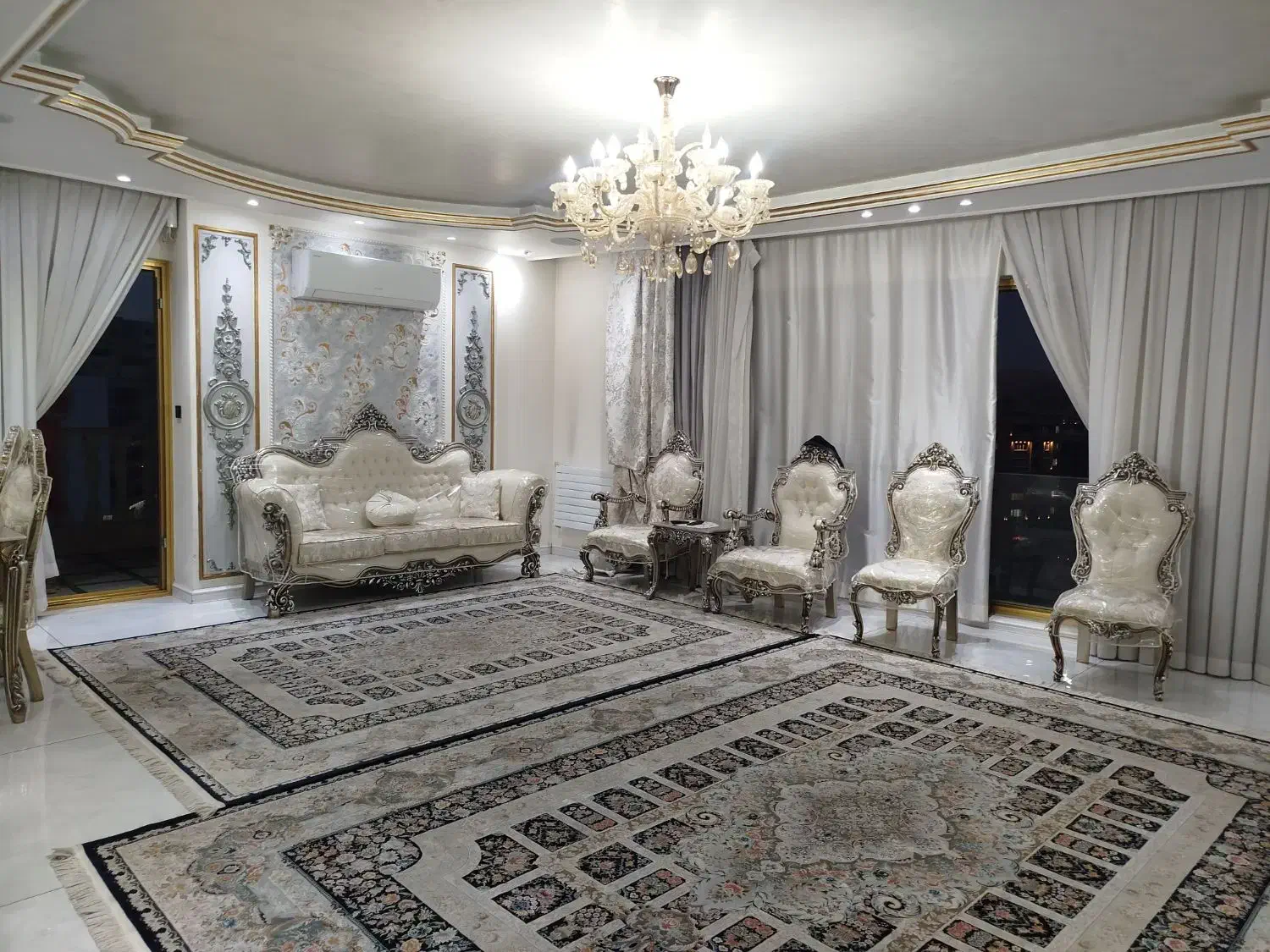 مبل سلطنتی|مبلمان خانگی و میز عسلی|شیراز, فرهنگ شهر|دیوار