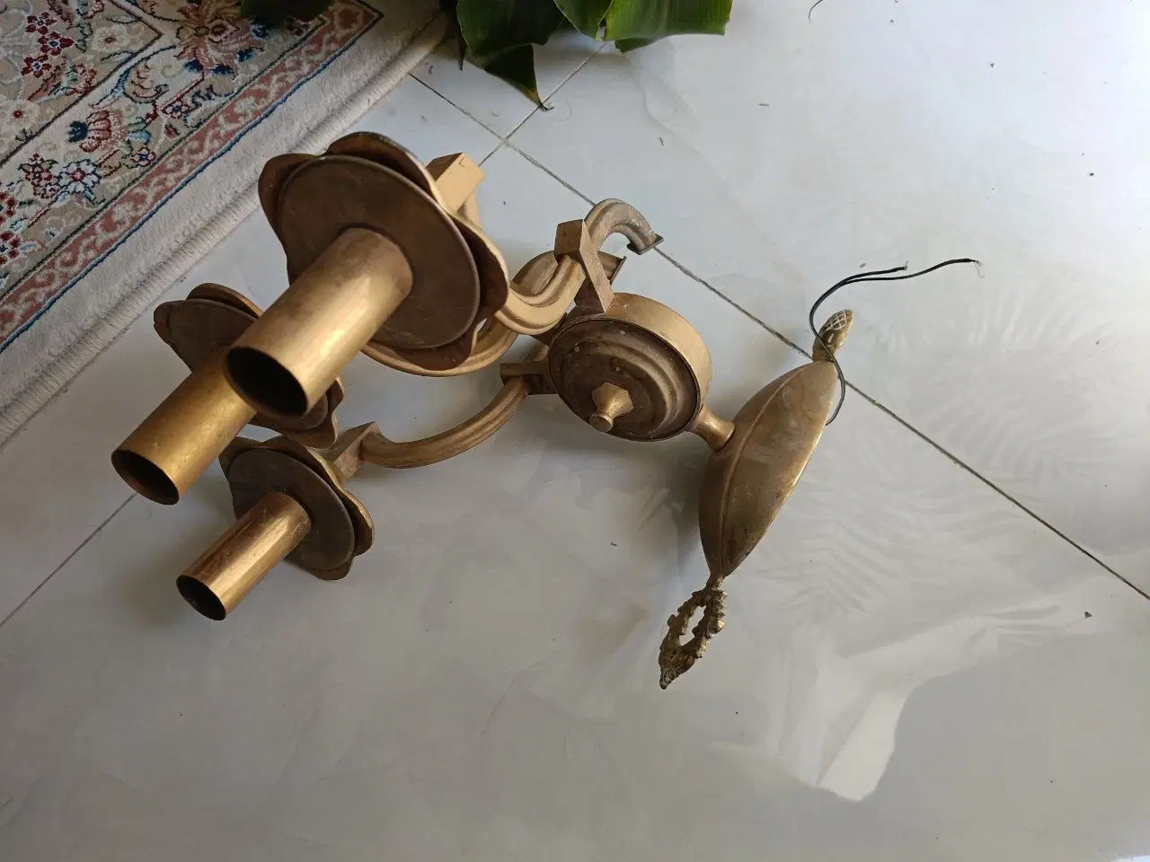 لوستر دیوارکوب دیواری برنجی سنگین آب طلا کاری شده|لوستر و چراغ آویز|مشهد, هنرستان|دیوار