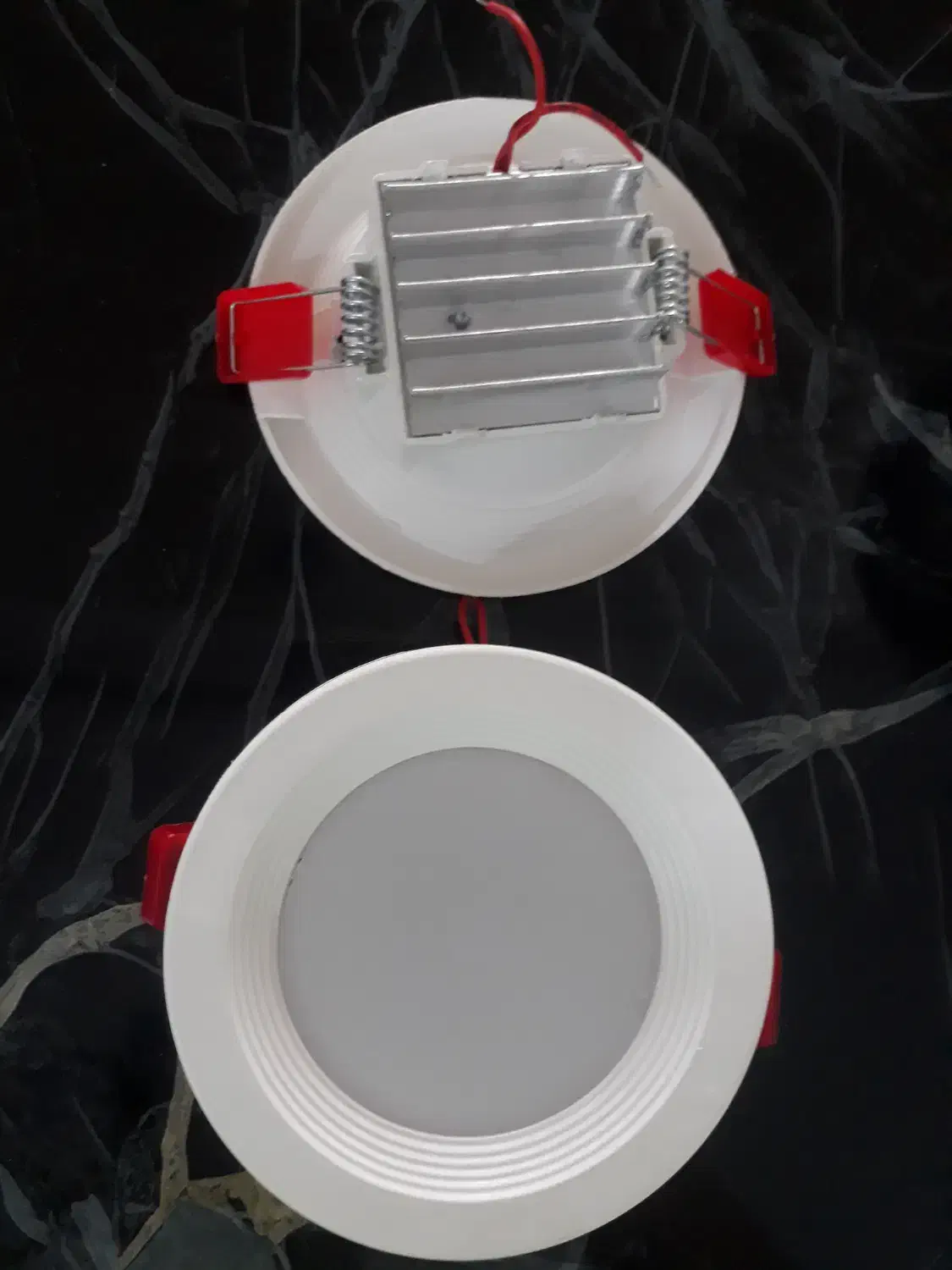 فروش لامپ ب قیمت عمده|لامپ و چراغ|لردگان, |دیوار