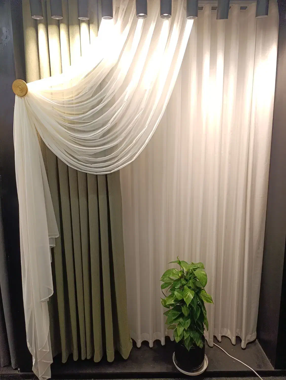 انواع پارچه و زبرا|پرده، رانر، رومیزی|اصفهان, باغ کاران|دیوار