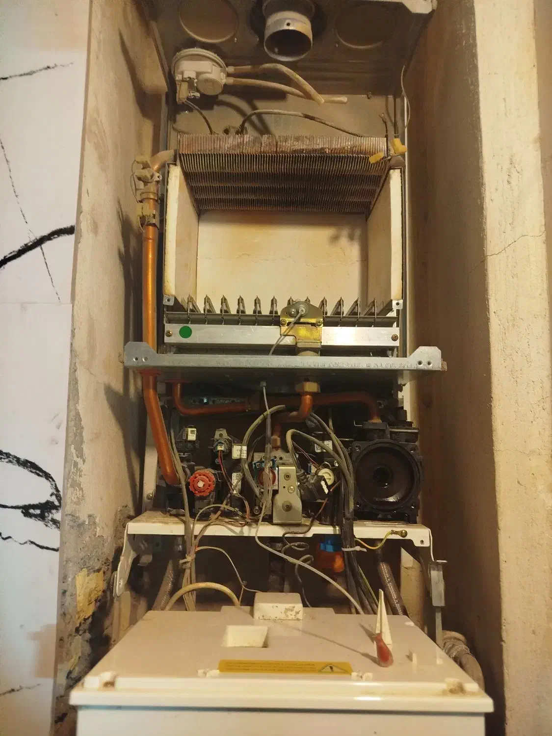 تعمیرات و سرویس انواع پکیج ایرانی و خارجی|خدمات پیشه و مهارت|اصفهان, هزارجریب|دیوار