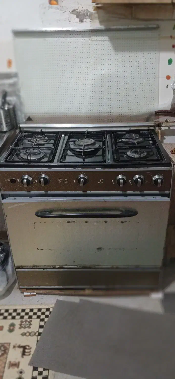 اجاق گاز ۵ شعله تمیز سالن بدون ایراد و پوسیدگی|اجاق گاز و لوازم برقی پختوپز|رودسر, |دیوار