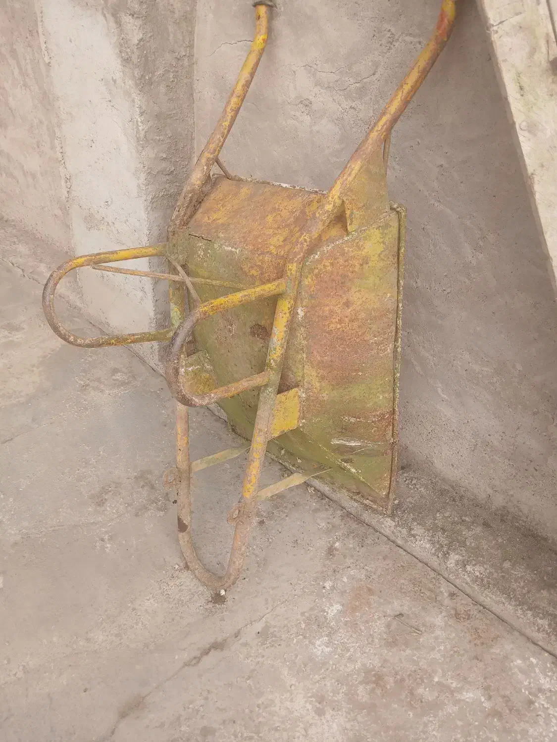 فرغون|مصالح و تجهیزات ساختمان|رشت, لاکان|دیوار