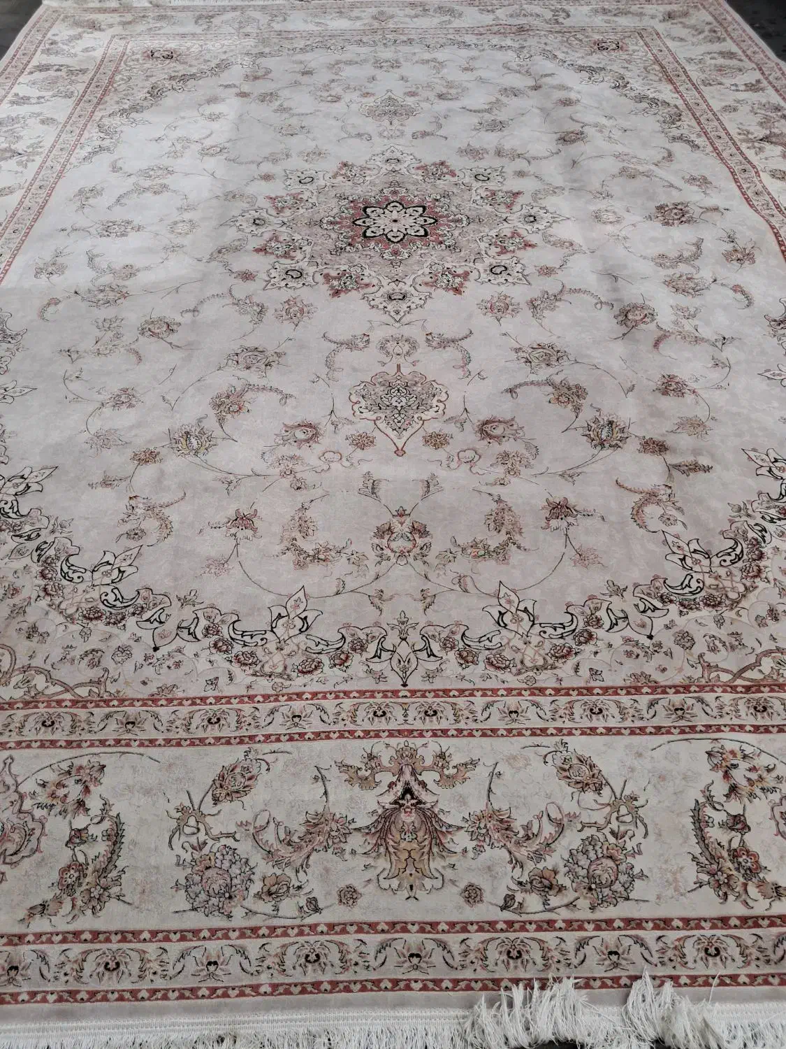 فرش۱۲متری۱۲۰۰ شانه ابریشم بافت فرهی فقط۴تومن|فرش|تهران, سجاد|دیوار