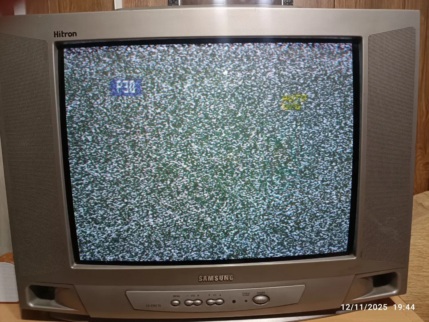 تلویزیون ۲۱ اینچ|تلویزیون و پروژکتور|شیراز, شهرک گلستان شمالی|دیوار