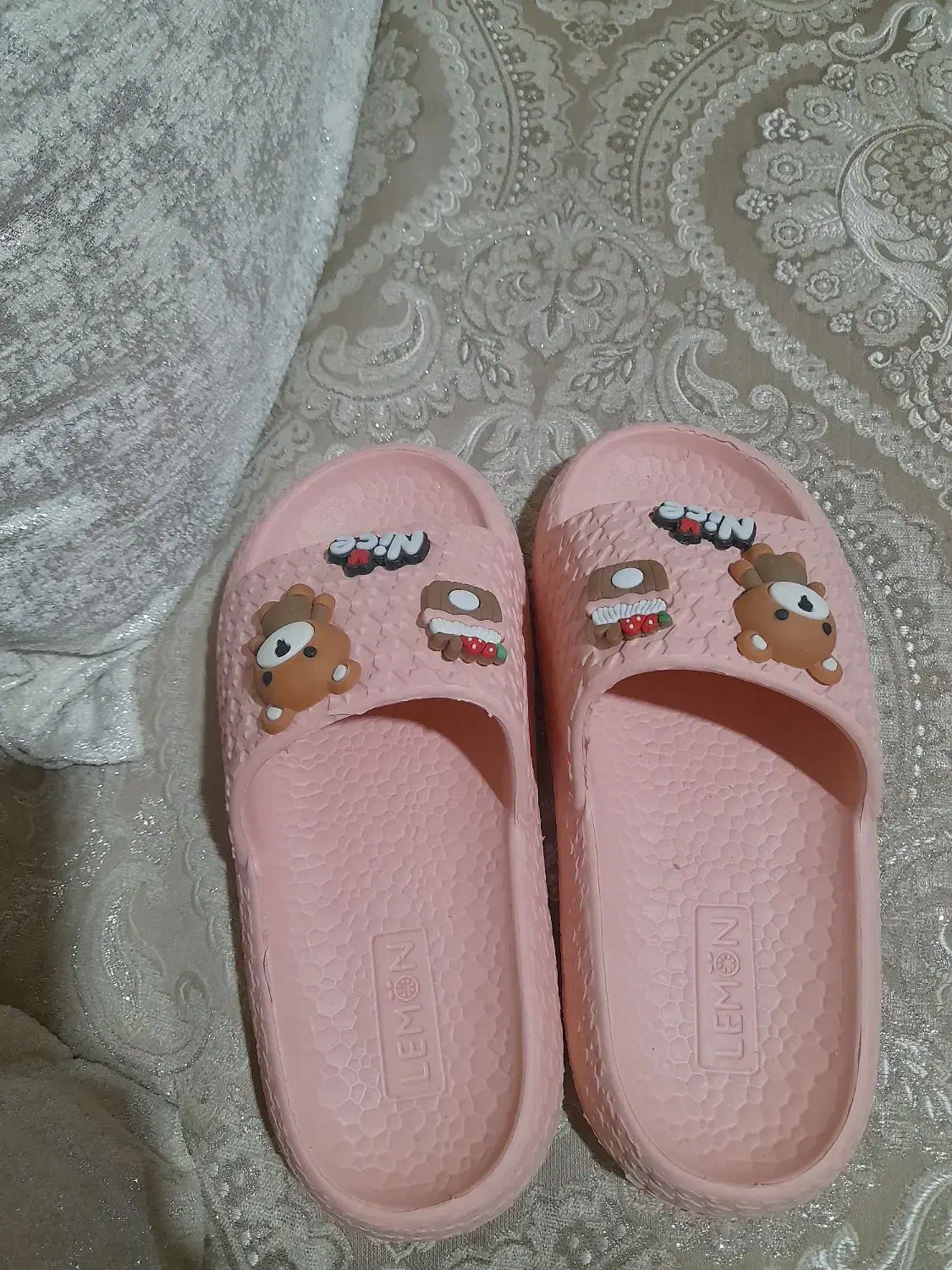 دم پایی|کیف، کفش، کمربند|اسفراین, |دیوار