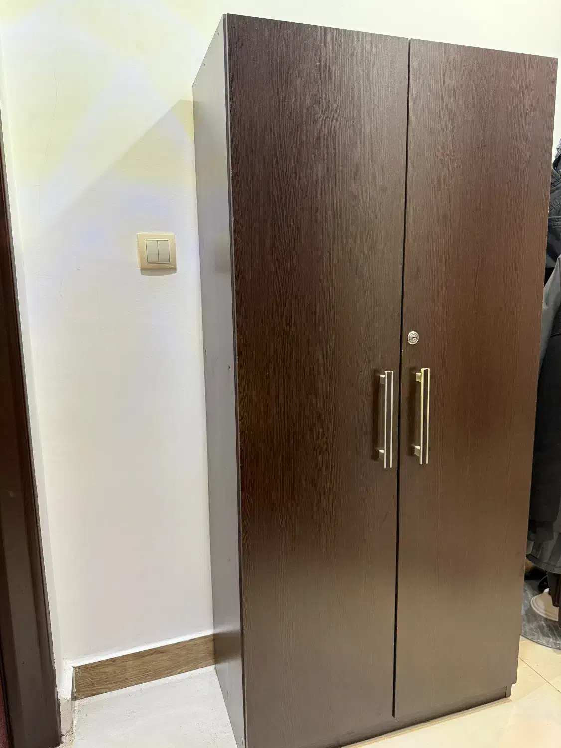 کمد|جاکفشی، کمد، دراور|رشت, گلزاران|دیوار