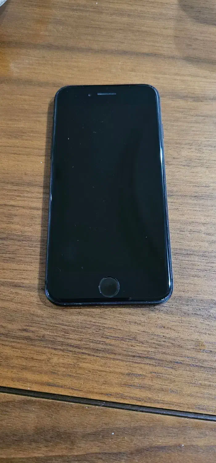 گوشی آیفون ۸ ، ۶۴ گیگ ، با سلامت باتری ۶۲ درصد|موبایل|ساری, |دیوار