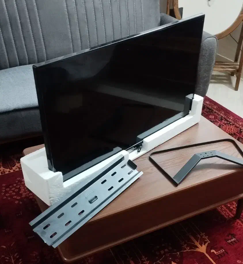 تلویزیون ۴۰ اینچ Xvision|تلویزیون و پروژکتور|تویسرکان, |دیوار