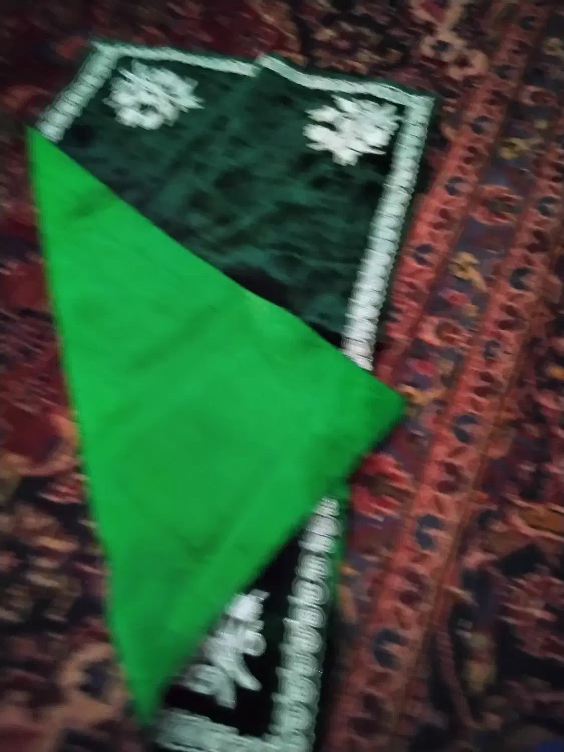 دیوارکوب برنز رومیزی مخمل سبزقدیمی ترمه سرمه دوزی|کلکسیون اشیاء عتیقه|قم, پردیسان|دیوار