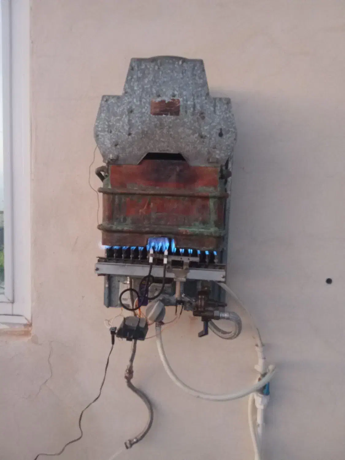 آب گرم کن بوتان قدیمی گازی|آبگرمکن، پکیج، شوفاژ|دشت ذهاب, |دیوار