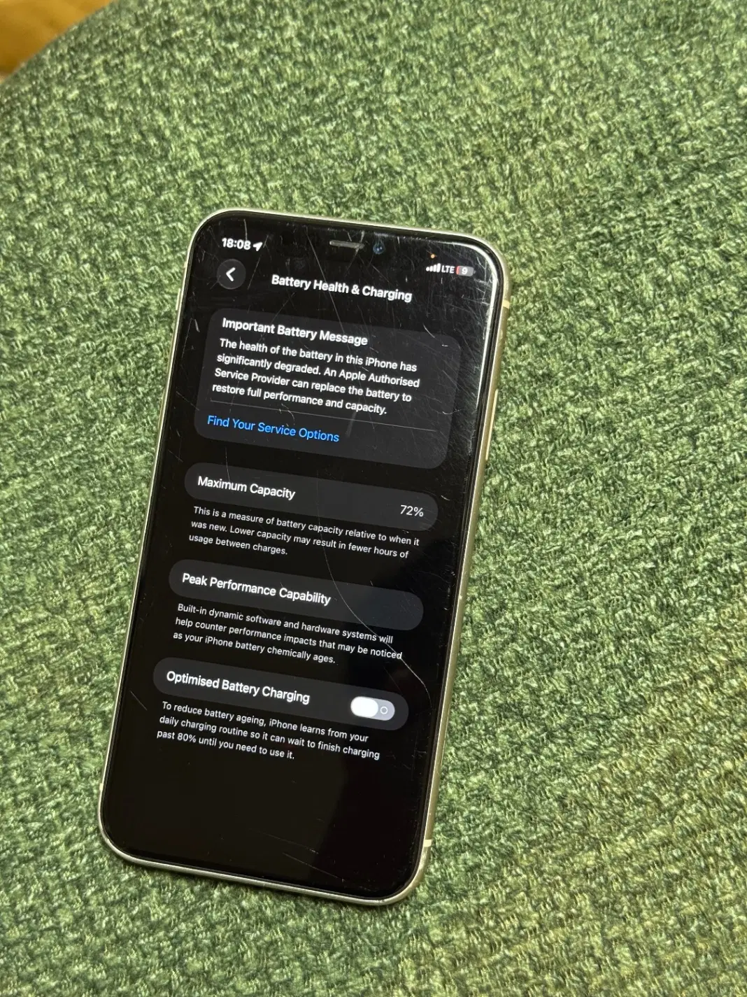 iPhone 11|موبایل|رباط‌کریم, رباط‌کریم|دیوار