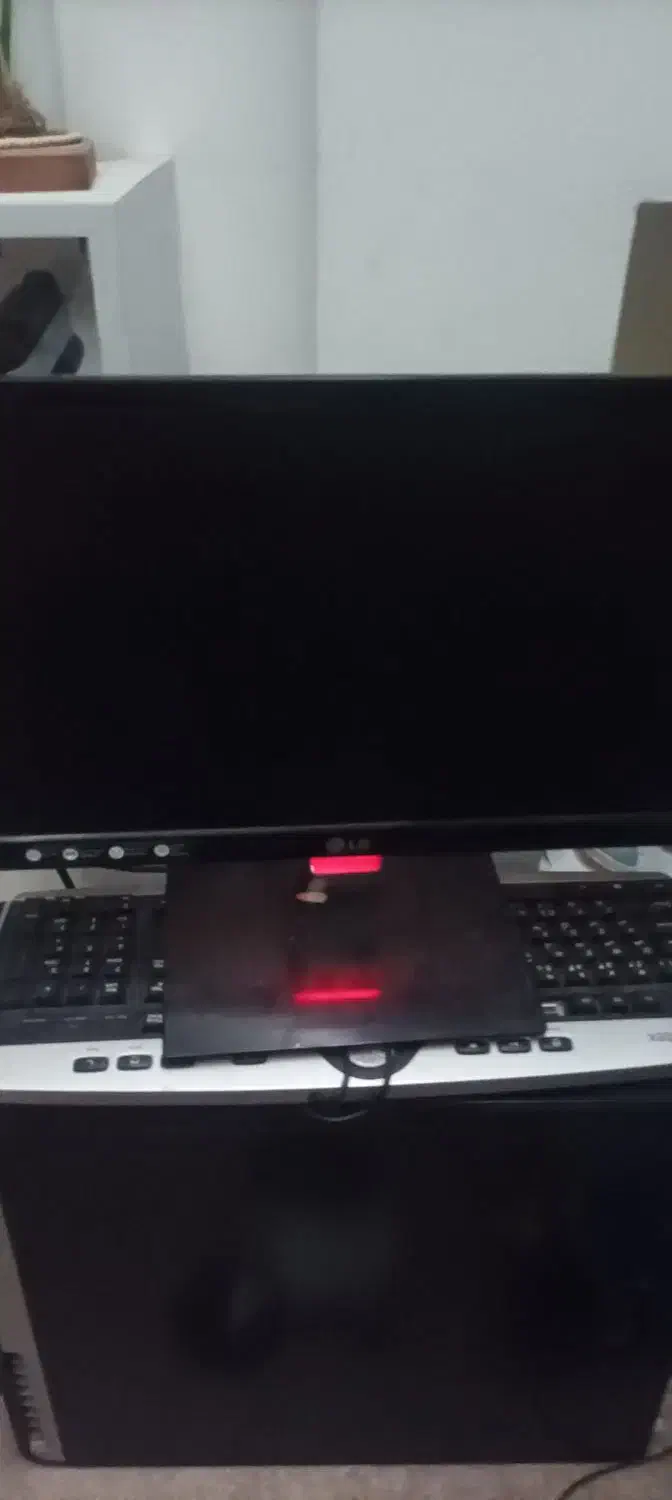 کامپیوتر خانگی|رایانه رومیزی|صدرا-فارس, فاز ۱|دیوار